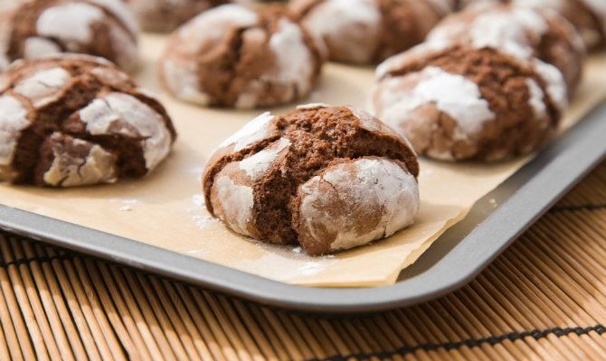 Parchment to the Rescue: 6 Ways to Use Parchment Paper When Baking